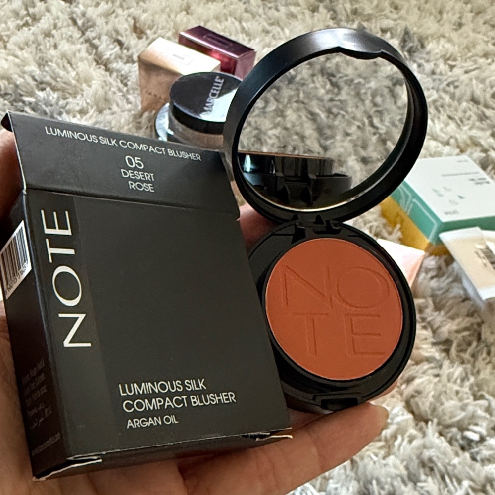 Note Luminous Silk Compact Blusher - Desert Rose